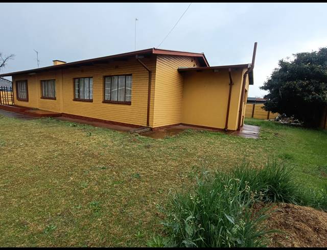 3 BEDROOM HOUSE FOR SALE IN VANDERBIJLPARK CE 2